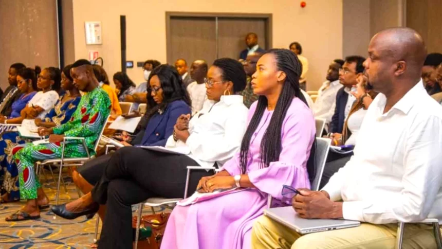 Bénin : la BAD ouvre la voie de l'industrialisation de l'habillement en série 1 Les acteurs de la chaîne de valeur textile du Bénin étaient à l’atelier pour explorer les alternatives pour stimuler le secteur