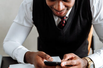 Explosion de la téléphonie mobile en Afrique : défis, opportunités et enjeux. Le marché africain des smartphones