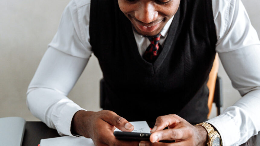 Explosion de la téléphonie mobile en Afrique : défis, opportunités et enjeux 1 Explosion de la téléphonie mobile en Afrique : défis, opportunités et enjeux. Le marché africain des smartphones