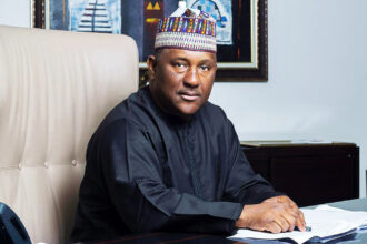 Abdul Samad Rabiu, à son bureau, à Lagos. © BUA