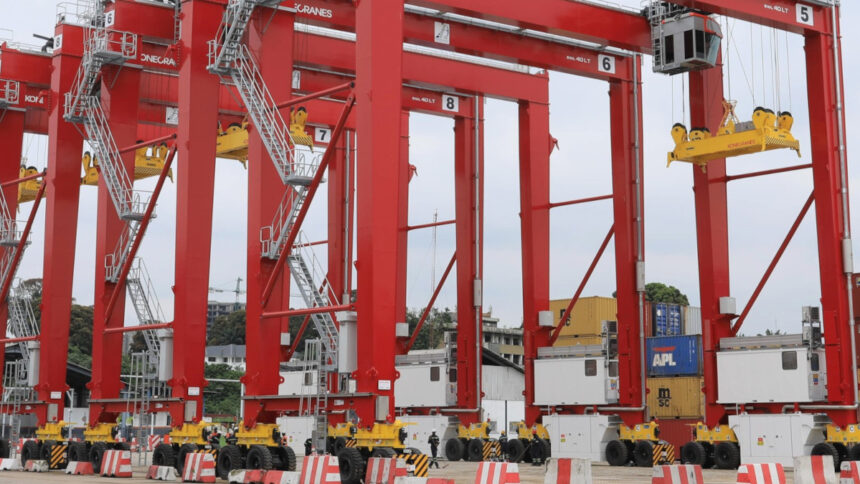 Cameroun : 4 nouvelles grues à portique mobile à roues acquises au Port de Douala-Bonabéri 1 Cameroun : 4 nouvelles grues à portique mobile à roues acquises au Port de Douala-Bonabéri