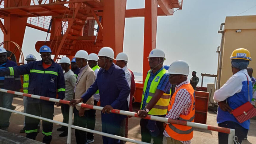 Cameroun : encouragée par la bonne exécution des travaux de l'usine de pied du barrage de Lom Pangar, la BAD s’engage à renforcer les infrastructures énergétiques en Afrique centrale 1 Lom Pangar