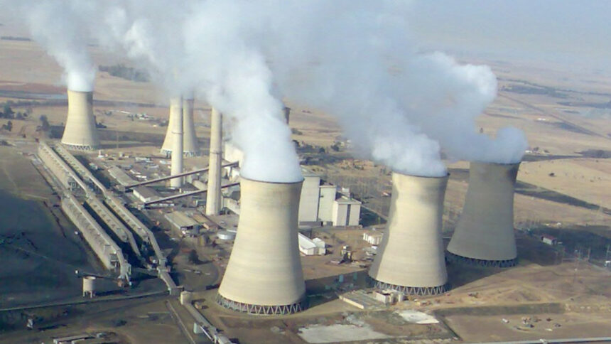 Comment transformer le potentiel de production d’électricité en Afrique du Sud, un pays frappé par un lourd déficit 1 Centrale à charbon d'Arnot à Middelburg (province de Mpumalanga), 2013
