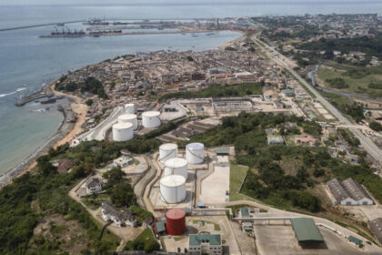 Ghana : la construction d'une raffinerie de pétrole de 300 000 barils par jour est lancée, l’Afrique de l’Ouest importe 90% de produits pétroliers consommés