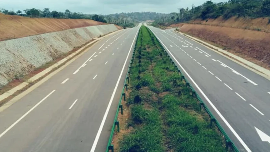 Cameroun : le contrat commercial avec l'entreprise chinoise CFHEC pour la conception et la réalisation de la phase 2 de l'autoroute Yaoundé-Douala relu