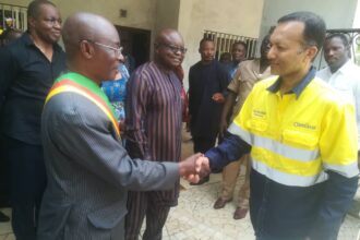 Cameroun : le préfet de l’Océan suspend les audiences publiques relatives à l’exploitation du rapport de l’Étude de l’Impact Environnemental et Social (EIES) du projet d’exploitation du fer de Ngovayang