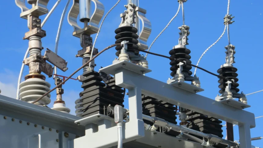 Cameroun : qui veut stopper le raccordement de la zone industrielle Logbaba-Magzi au transformateur de 50 KVA acquis pour alléger le rationnement préjudiciable aux industries du cluster métallurgique ? 1 Cameroun : qui veut stopper le raccordement de la zone industrielle Logbaba-Magzi au transformateur de 50 KVA acquis pour alléger le rationnement préjudiciable aux industries du cluster métallurgique ?