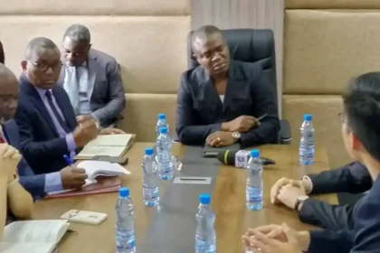 Gabon : un projet de chemin de fer futuriste pour le transport du fer de Belinga vers le port de Muyumba sur la table d'investisseurs chinois
