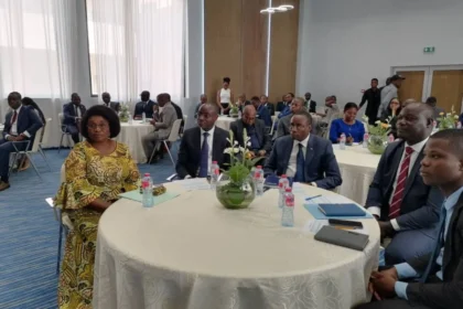 Le Bénin mobilise les investisseurs en prélude à l’émission des titres publics pour 1,152 milliard de dollars US en 2025.