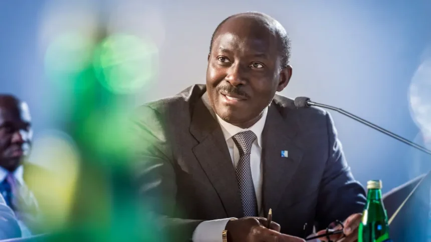 Gabon : Henri-Claude OYIMA, un financier, pur produit du privé, pour relancer l'économie gabonaise 1 Henri-Claude Oyima à la manœuvre : un capitaine du privé pour relancer le Gabon