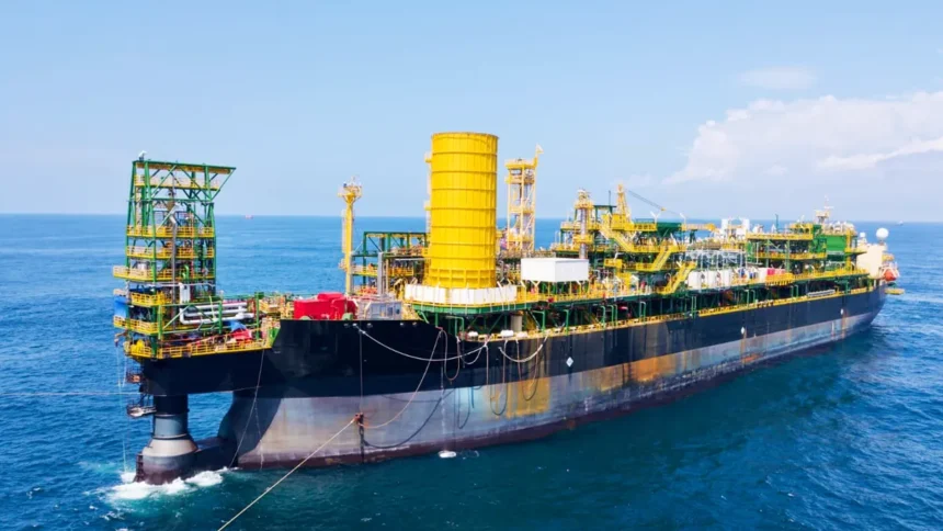 Hydrocarbures : la Côte d’Ivoire engage des négociations avec Petrobras pour l’exploitation de ses blocs en eau profonde 1 Petrobras Côte d’Ivoire : un tournant stratégique pour les contrats pétroliers offshore
