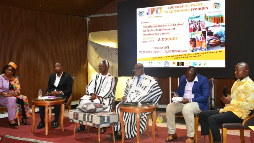 Filière textile : le potentiel du pagne traditionnel ivoirien mis en avant à Abidjan 1 Journées du pagne traditionnel ivoirien 2025 : innovation et insertion des jeunes dans le textile