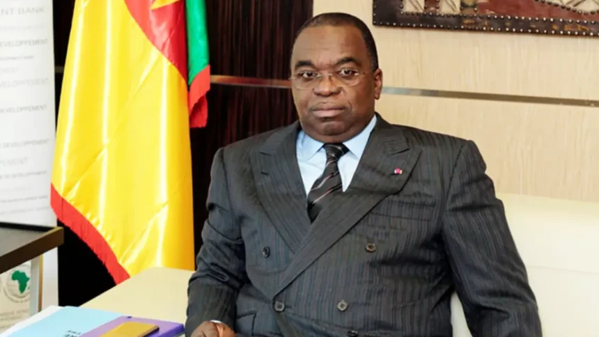 Cameroun : Le budget 2025 révisé à 7 735,9 milliards FCFA face à la chute des recettes pétrolières 1 Budget 2025 : pourquoi le Cameroun revoit ses prévisions à la baisse