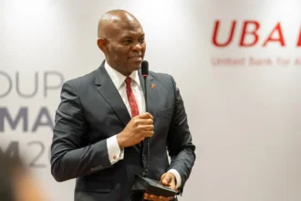 Fitch Ratings maintient la note B- d’UBA Cameroun mais alerte sur de forts risques souverains