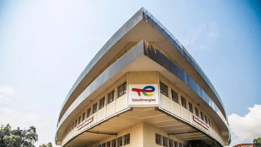 Gabon : le bénéfice net de TotalEnergies EP chute de moitié sur neuf mois 1 TotalEnergies EP Gabon : bénéfice net en forte baisse en 2025, production et prix du brut impactent le chiffre d’affaires