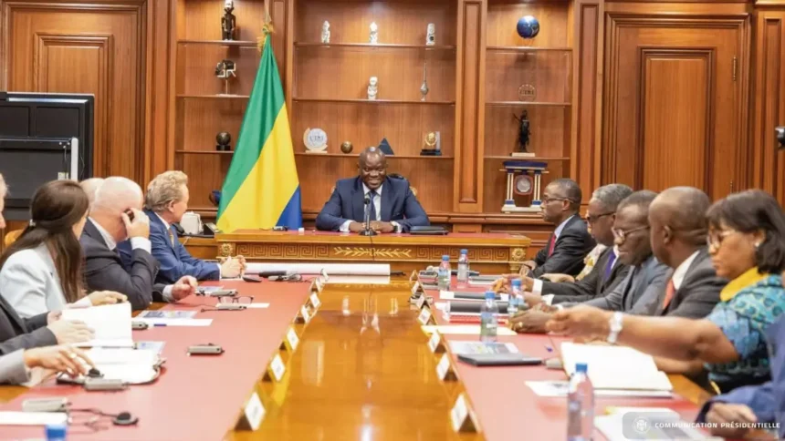 Belinga : le Gabon et Fortescue scellent la relance du projet minier, plus de 10 000 emplois attendus 1 le Gabon et Fortescue scellent la relance du projet de Belinga qui générera 10 000 emplois