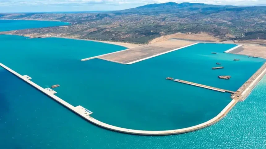 Port et industrie à Nador : 51 M DH mobilisés, le Roi fixe le cap pour 2026