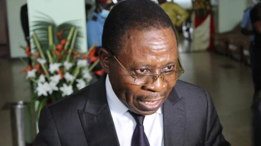 Fraude à l'électricité au Cameroun : avec 60 milliards de FCFA de pertes annuelles, Yaoundé lance une opération "Coups de Poing" 1 Fraude à l’électricité : près de 60 milliards FCFA de pertes annuelles pour le Cameroun