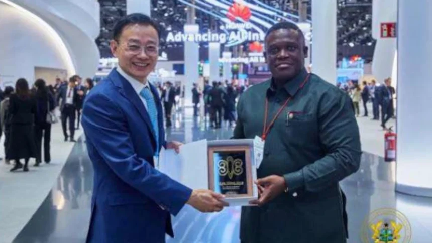 IA : au Ghana, Huawei va former 3 000 jeunes filles 1 Au Ghana, Huawei et le gouvernement lancent un programme de formation en intelligence artificielle pour 3000 jeunes filles