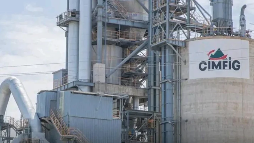 Cameroun : À Figuil, l’usine Cimencam à 50 milliards de FCFA à l’arrêt faute d’énergie 1 Un an après sa mise en service, l’usine Cimencam de 50 milliards de FCFA de Figuil suspend ses activités, faute d’approvisionnement électrique